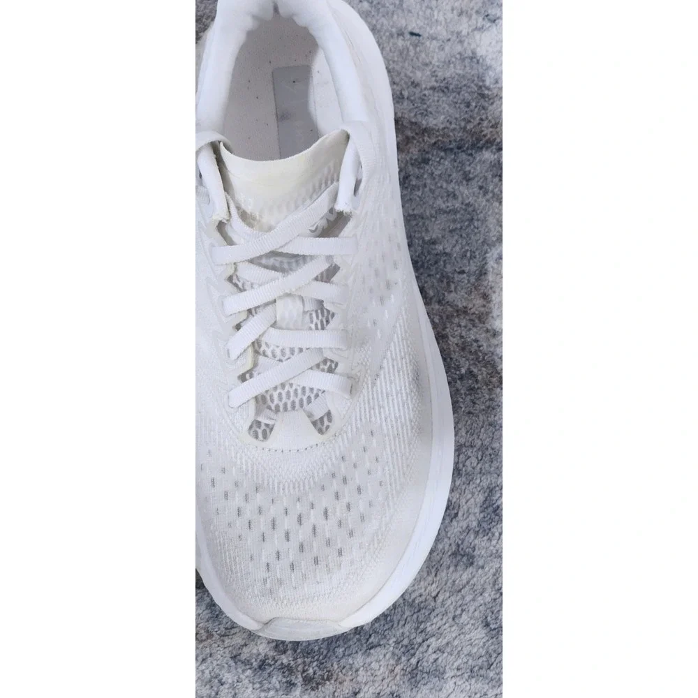Hoka Women's One One Mach 6 White Oyster Running Shoes Size 8B 1164033 WWH
